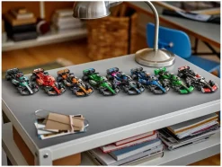 77245 Aston Martin Aramco F1® AMR24 racewagen