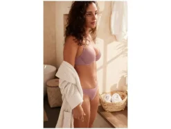 2 dames T-shirt BH's