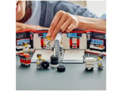 60444 F1® garage met Mercedes-AMG en Alpine auto's