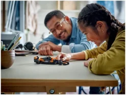 77251 McLaren F1® Team MCL38 racewagen