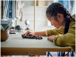 77251 McLaren F1® Team MCL38 racewagen