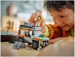 60447 4x4 terreinwagen voor in de bergen