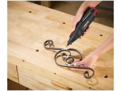 Accu-multitool 12 V met 2 Ah accu en 2,4 A lader