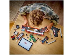 F1® truck met RB20 en AMR24 F1® auto's 60445