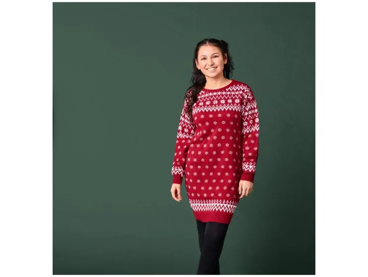 Feestelijk gebreid meisjesjurkje