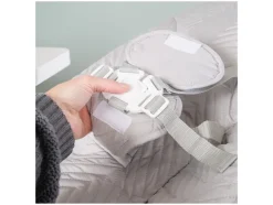 Houten kinderstoel met eetplank