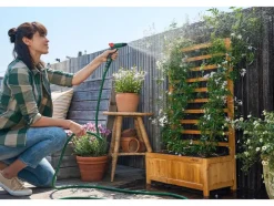 Plantenbak met klimrek