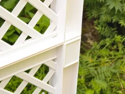 Plantenbak met klimrek