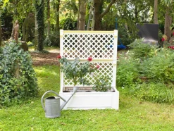 Plantenbak met klimrek