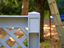 Plantenbak met klimrek