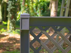 Plantenbak met klimrek