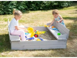 Zandbak met opklapbare zitbank